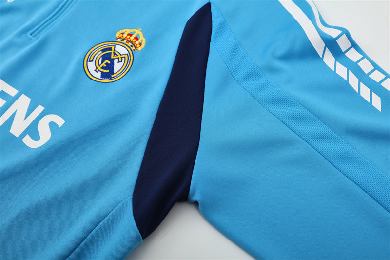 Camiseta de entrenamiento retro de manga larga del Real Madrid 05/06