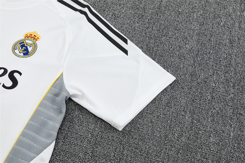 Camiseta y Pantalones Cortos Niños Real Madrid 25/26